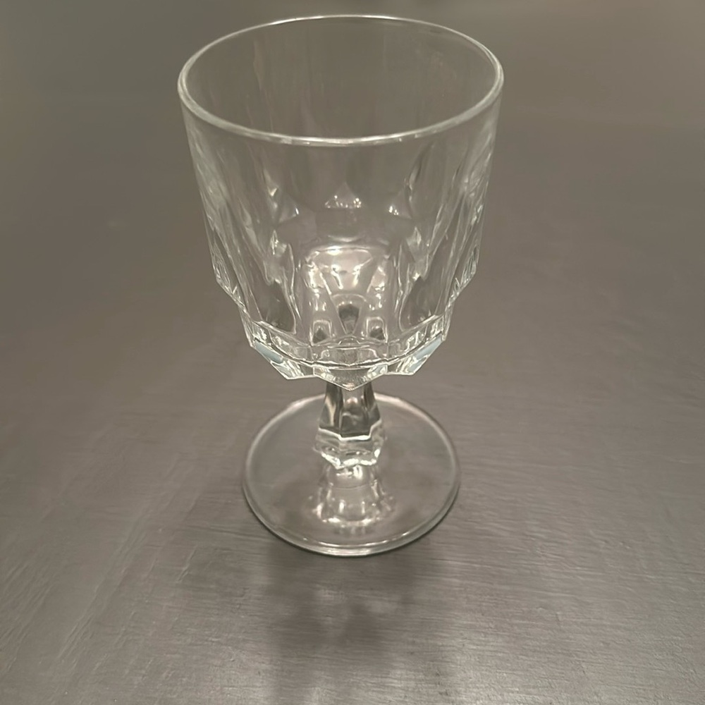 4 Vintage Arcoroc France Artic Footed Wine Glasses Goblets Elegant Serviceware
